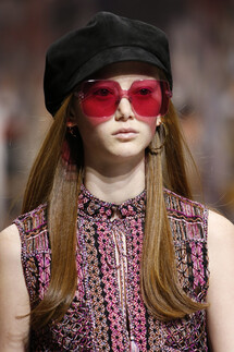 Details Christian Dior , Details Dior Fall 2018 Ready-to-Wear , Детали показа Кристиан Диор , Детали показа Диор осень зима 2018 , Fashion show , неделя моды в Париже , PFW , Мария Грация Кьюри , Mainstyles